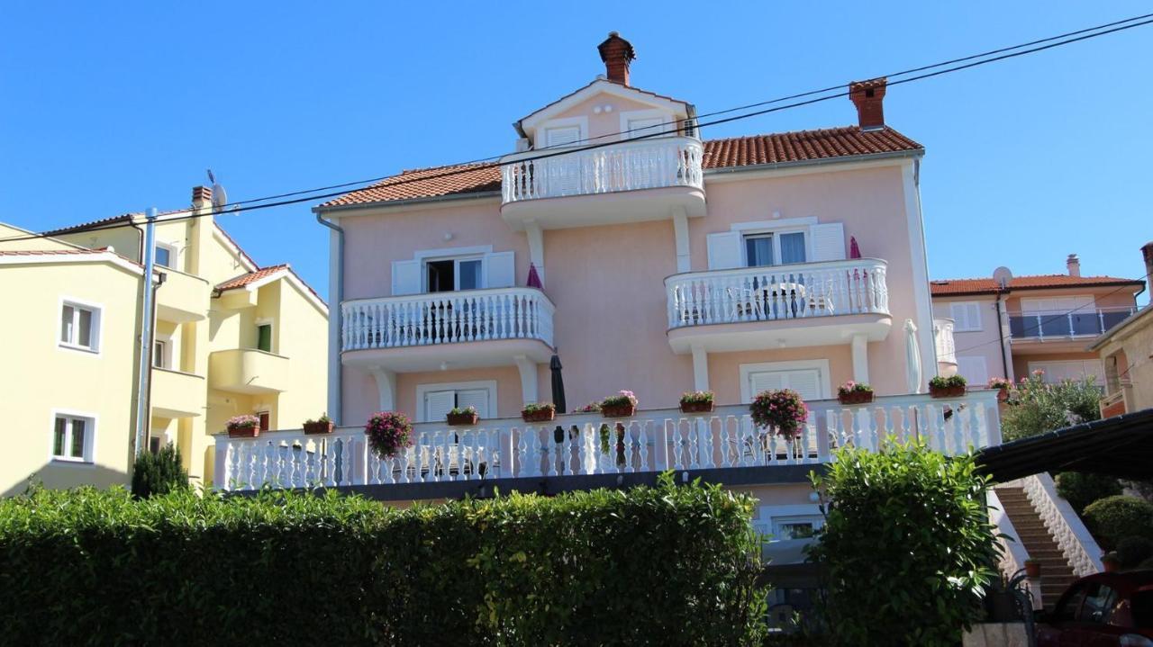 Apartments Ravlic Ana Malinska Extérieur photo